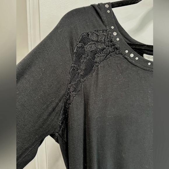 Ariat Black Long Sleeve Top XL Lace Detail Studded Accents Casual - Picture 2 of 7